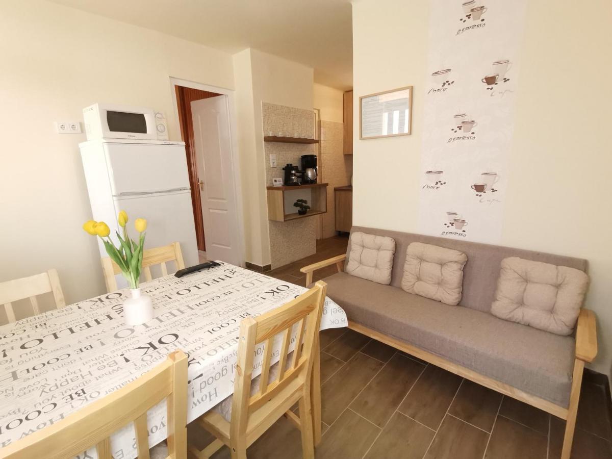 Gyoengyvirag Apartmanhaz Hajdúszoboszló 外观 照片