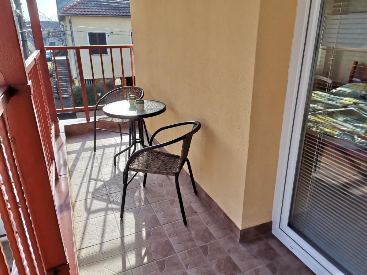 Gyoengyvirag Apartmanhaz Hajdúszoboszló 外观 照片