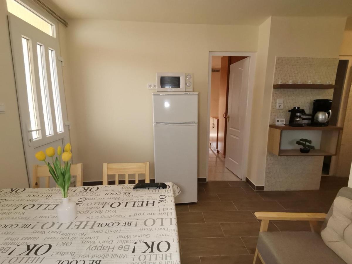 Gyoengyvirag Apartmanhaz Hajdúszoboszló 外观 照片