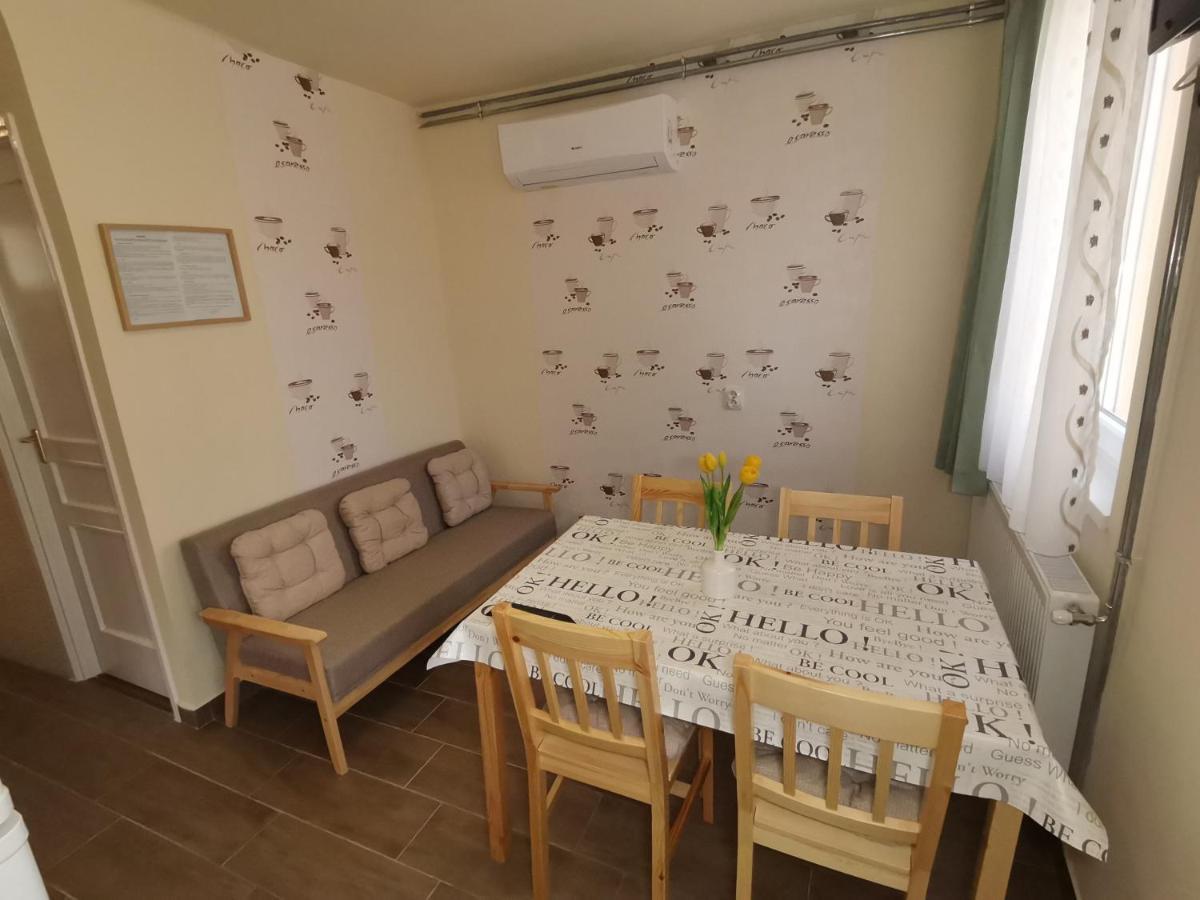 Gyoengyvirag Apartmanhaz Hajdúszoboszló 外观 照片