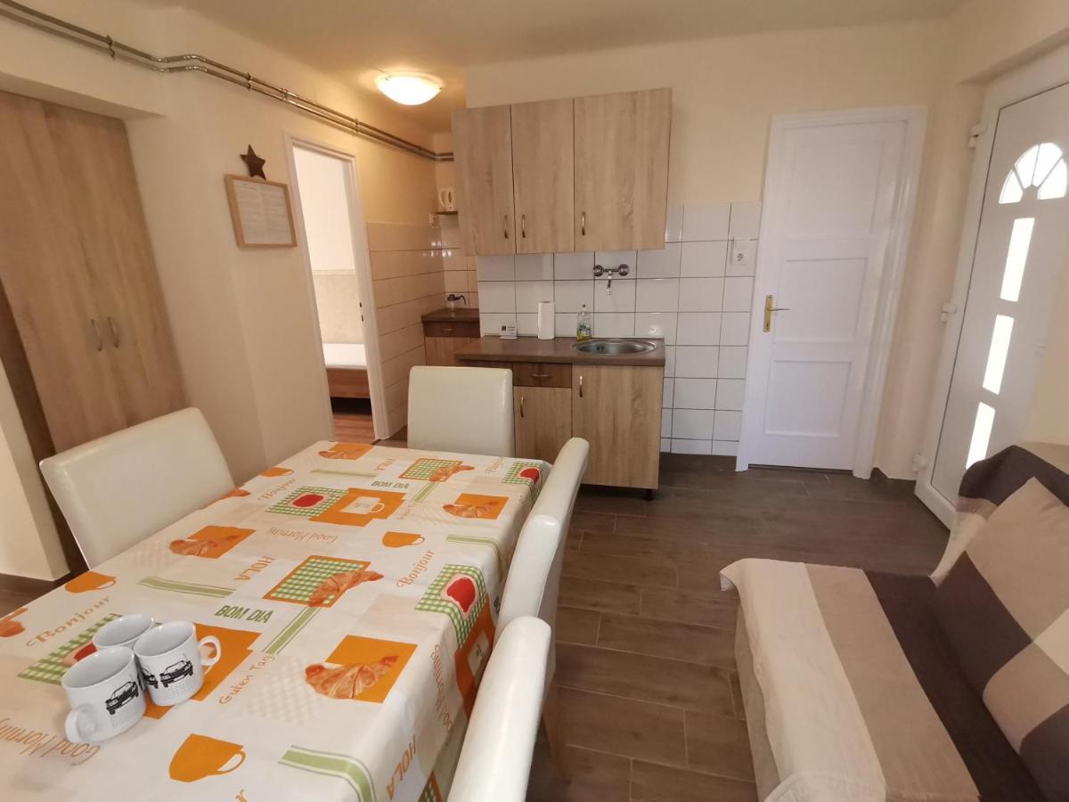 Gyoengyvirag Apartmanhaz Hajdúszoboszló 外观 照片
