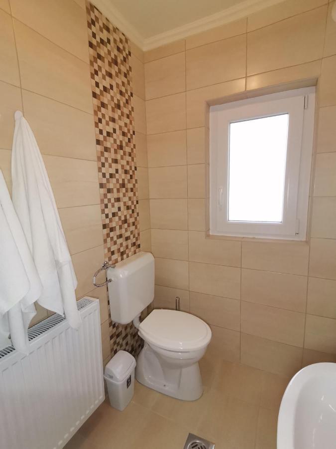 Gyoengyvirag Apartmanhaz Hajdúszoboszló 外观 照片