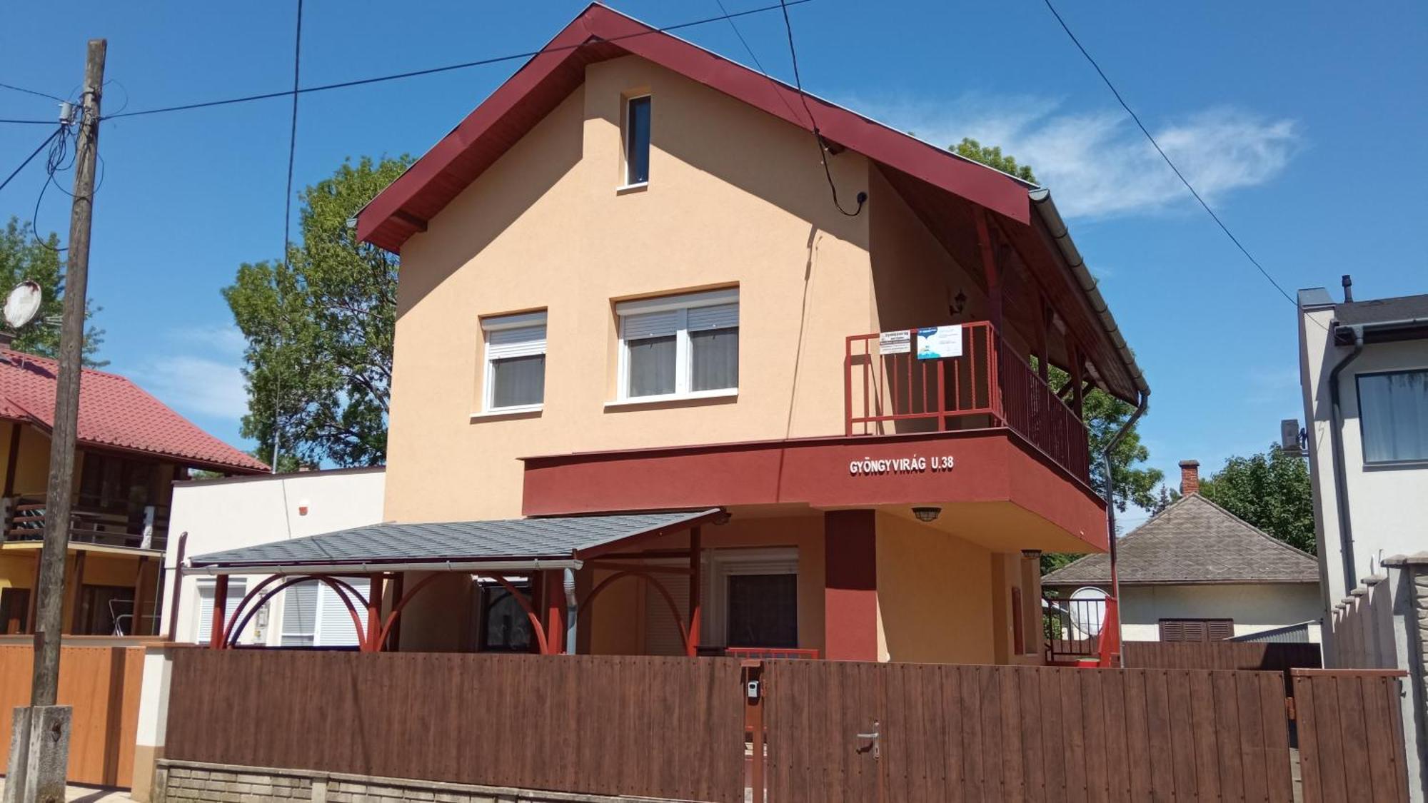 Gyoengyvirag Apartmanhaz Hajdúszoboszló 外观 照片